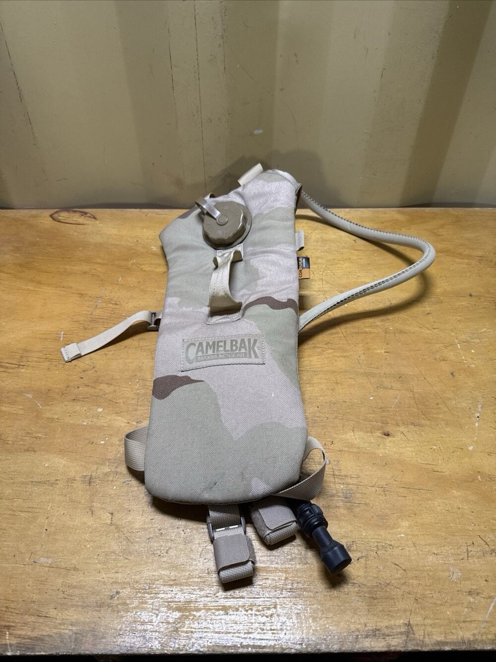 GENUINE CAMELBAK MAXIMUM GEAR HYDRATION SYSTEM. DESERT CAMO